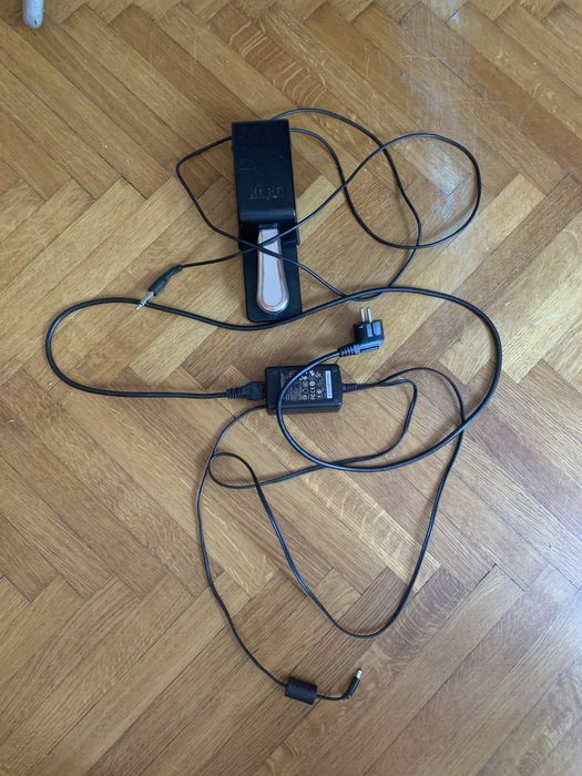 Korg S-250 цифрове піаніно , синтезатор