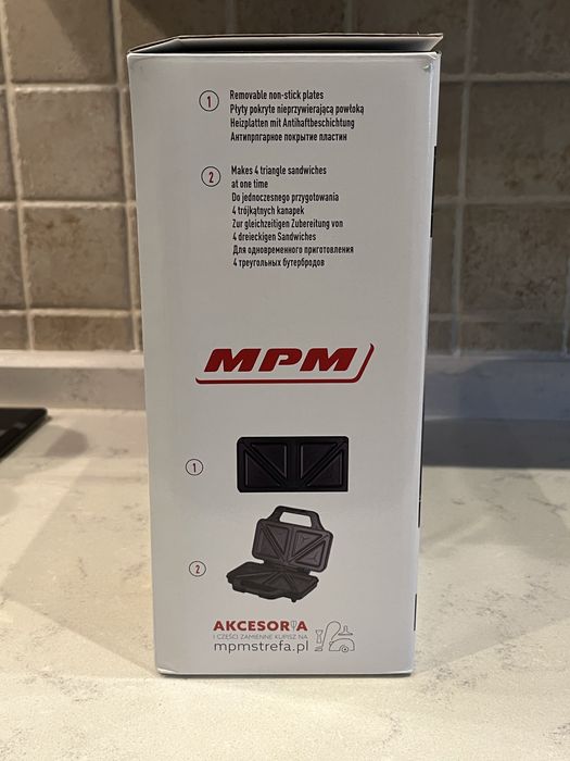 Srebrny toster opiekacz