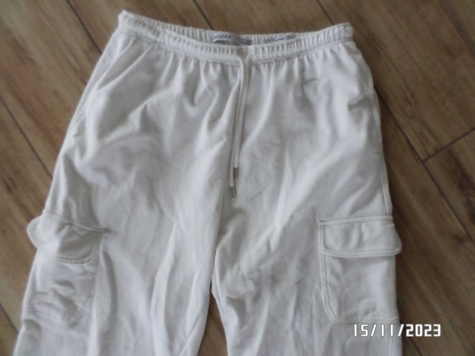 Firmowe spodnie dresowe -Bershka -XL-jogger