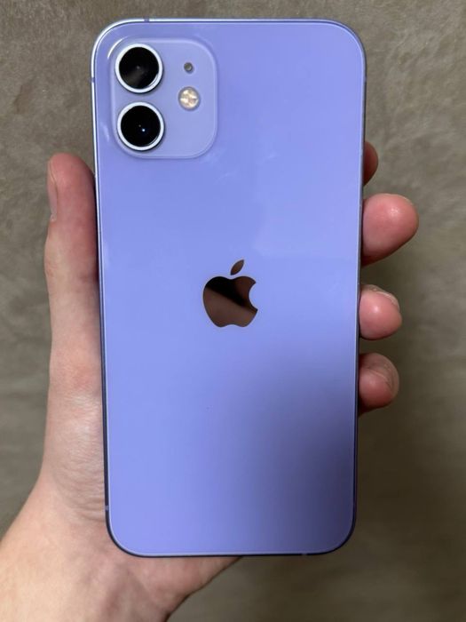 Продам iphone 12.