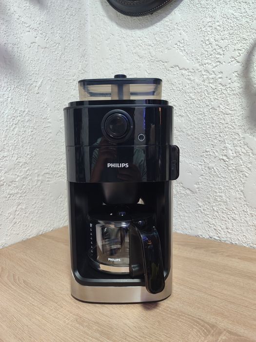 Кавоварка PHILLIPS з вбудованою кавомолкою
HD7767/00