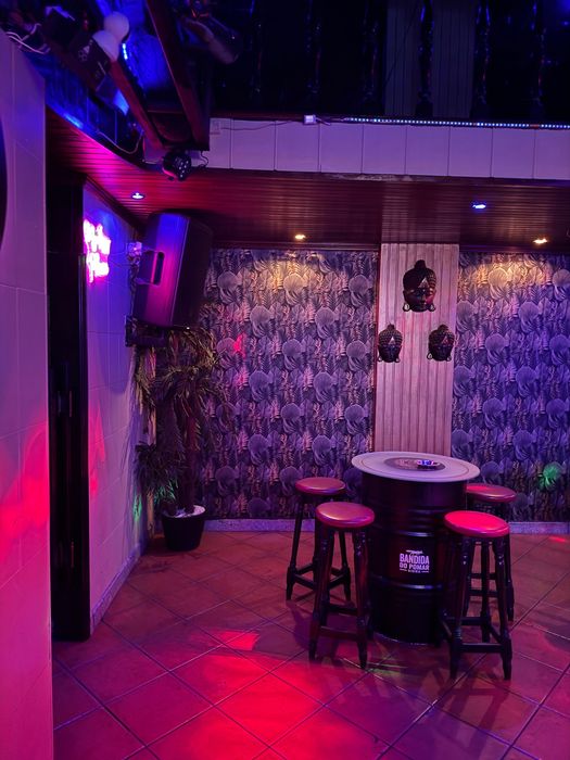 Trespassa-se bar totalmente operacional