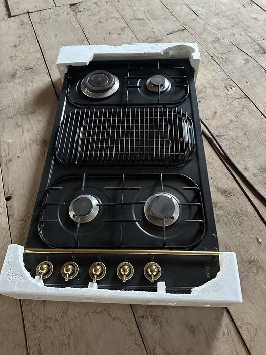 Варочна поверхня з грілем професійна