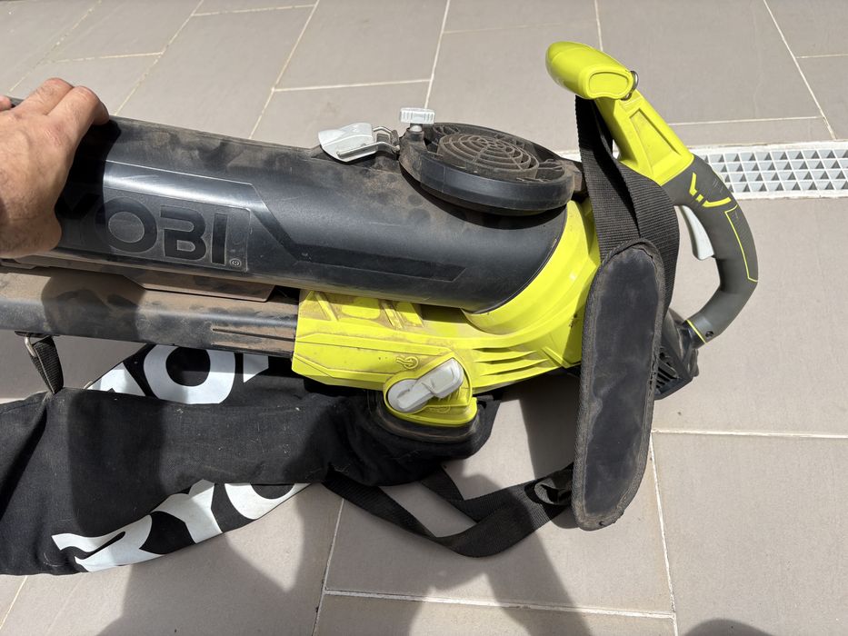 Aspirador soprador de folhas RYOBI RBV 3000CESV 3000W