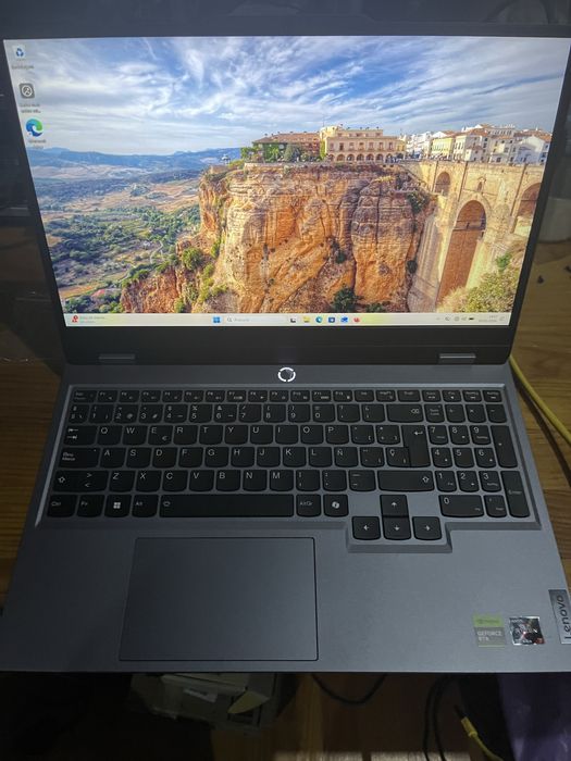 Portatil Lenovo LOQ 9 AMD Ryzen 7 RTX 4050