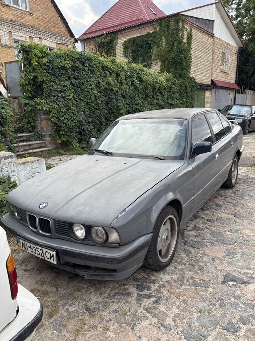 Продам  BMW 520I