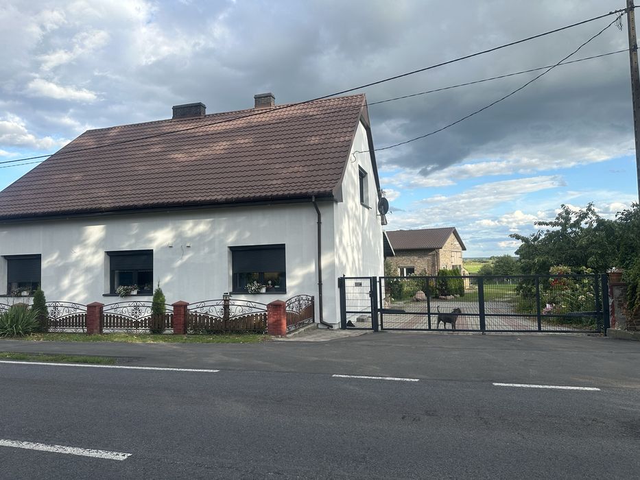 Dom , garaż/magazyn