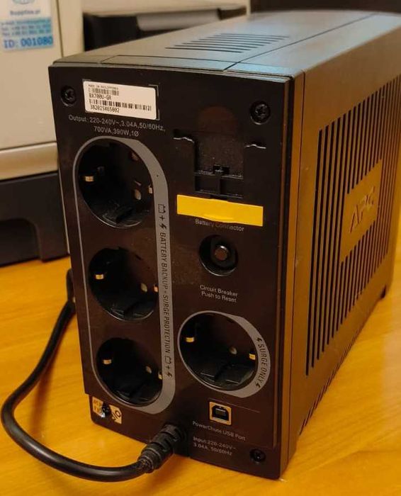 UPS APC model BX700U-GR 700VA 390W zasilacz awaryjny - uszkodzony