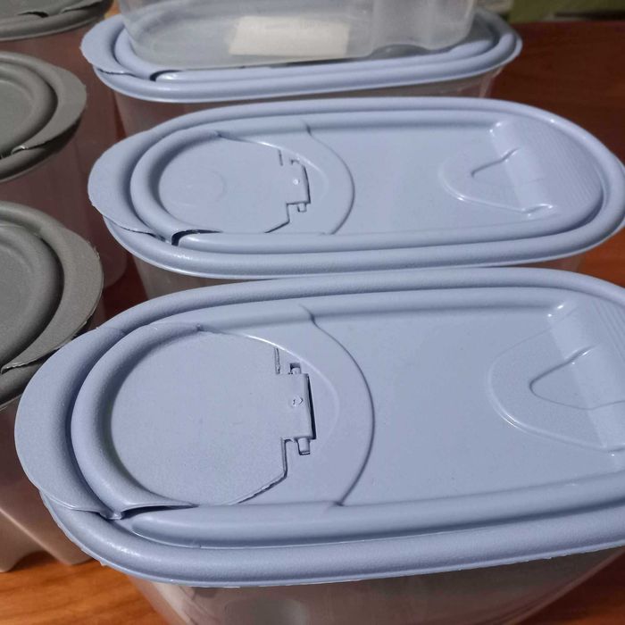 Pote de plástico empilhável com medidor NOVO