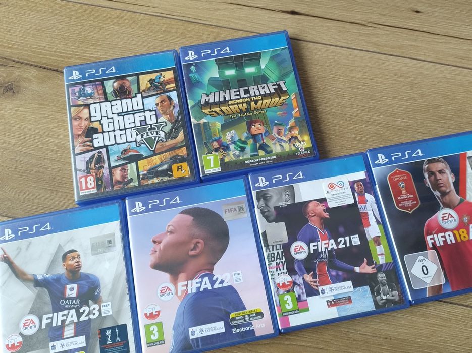 Konsola Ps4 pro , 2 pady gry