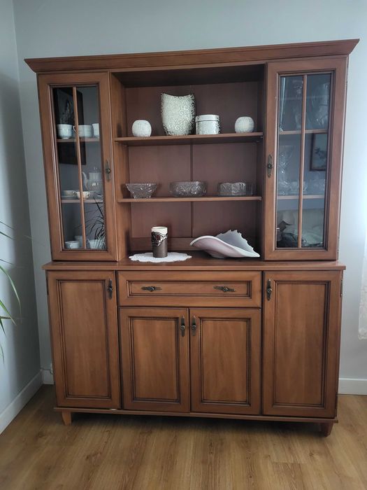 Sprzedam brązową komodę BRW,stan b.dobry