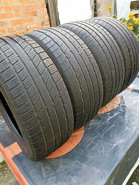 Шини всесезонні Avation 215/45/R17
