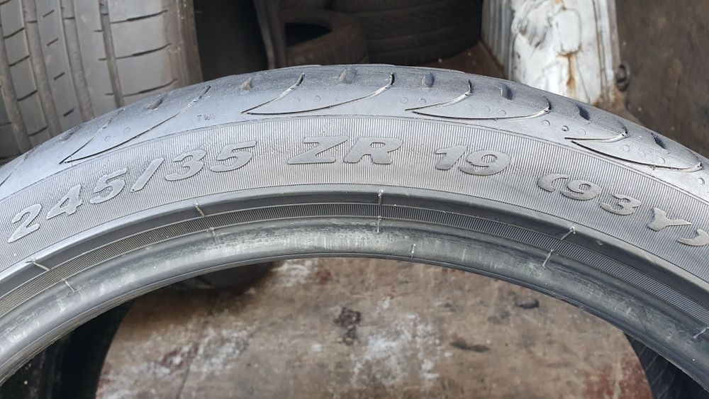 245/35 ZR19  2шт Pirelli (Піреллі) Авторезина, шини.