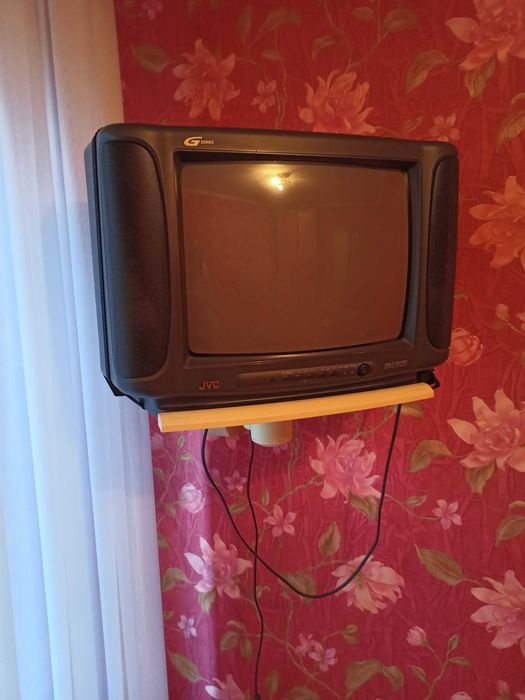Телевизор JVC 14" с настенной полкой.: 700 грн. - Телевізори Одеса на Olx