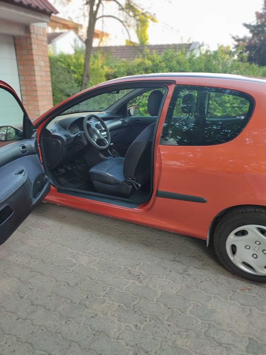 Samochód Peugeot 206 rocznik 2000
