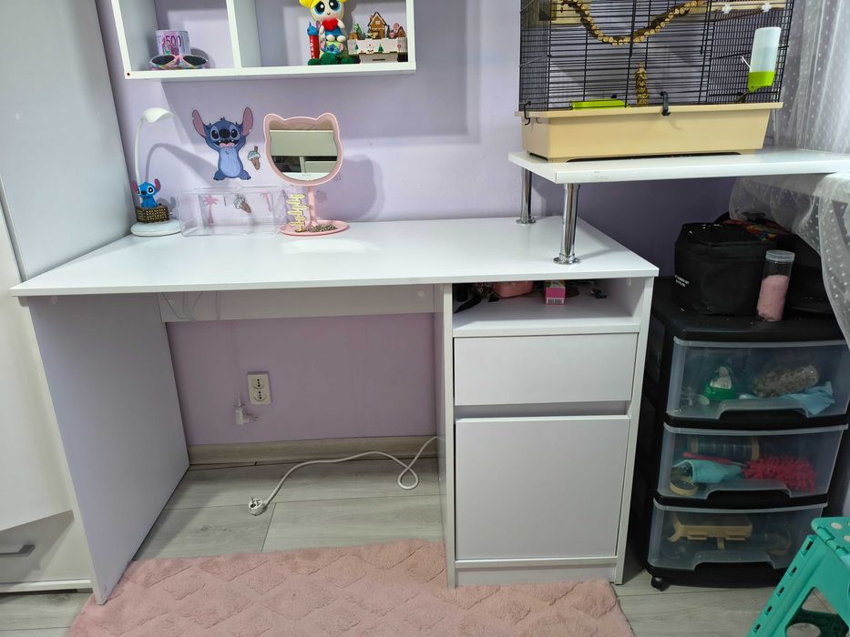 Biurko z półką i szafką