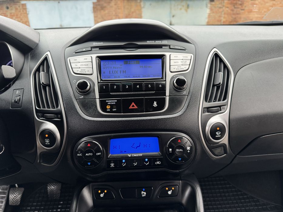 Продам офіційний HYUNDAI IX35 гбо повний привід