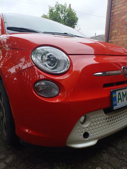 Автомобіль Fiat 500е