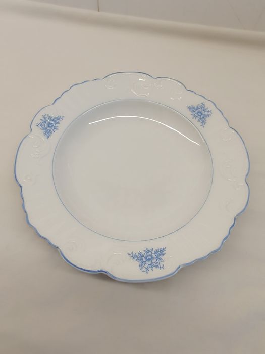 Prato de Sopa. Vista Alegre. Branco com flores