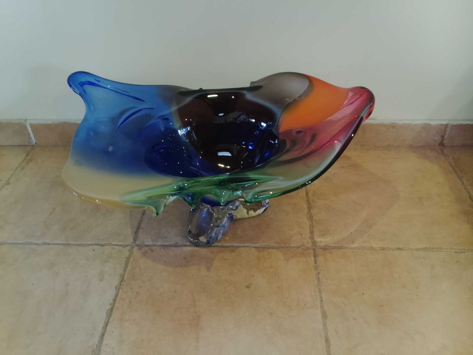 Various Ceramic Pieces457722867315517440