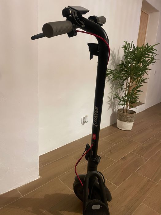 Trotinete NAVEE em bom estado!