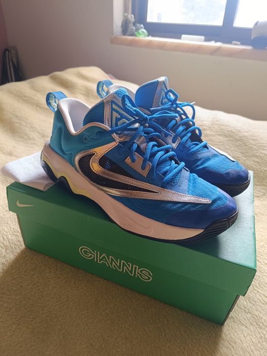 Tênis Nike giannis