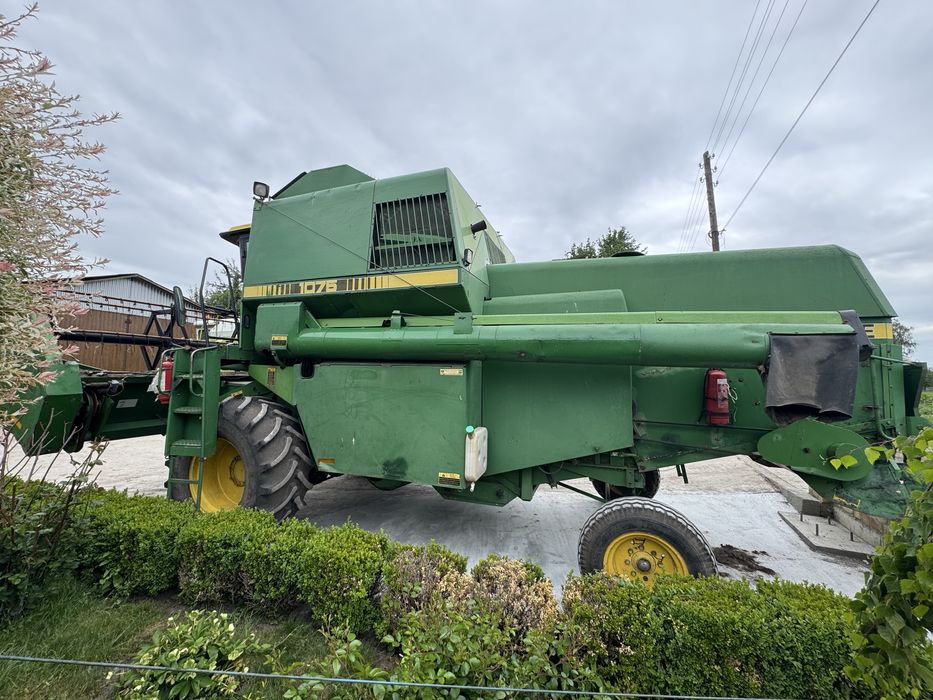 John Deere 1075