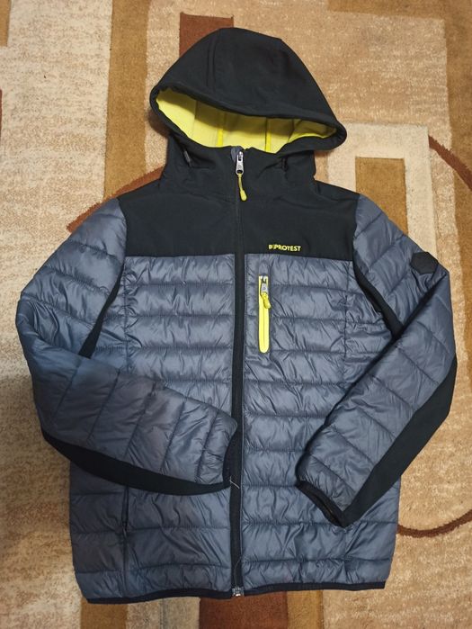 Демисезонная куртка на рост 164см