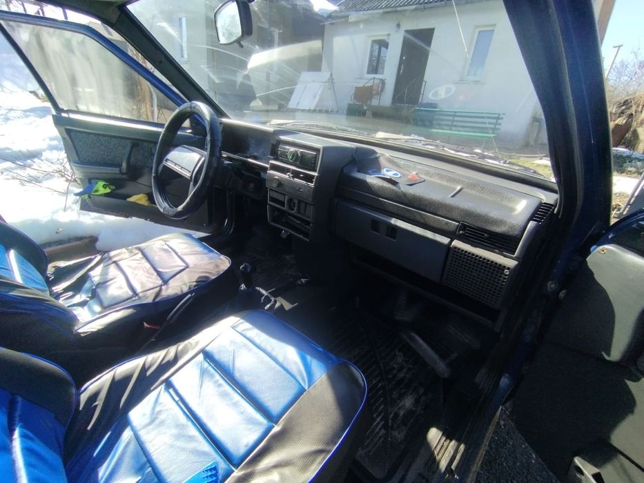 Автомобіль ваз 21099