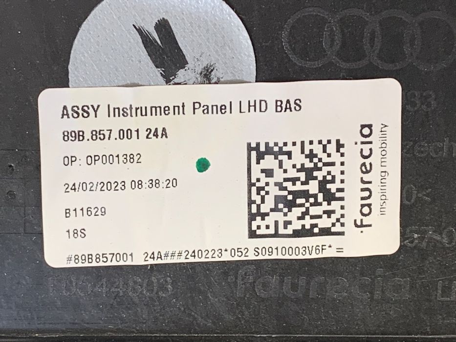 KOKPIT AUDI Q4 89B857001 SUV KONSOLA DESKA ROZDZIELCZA, PANEL