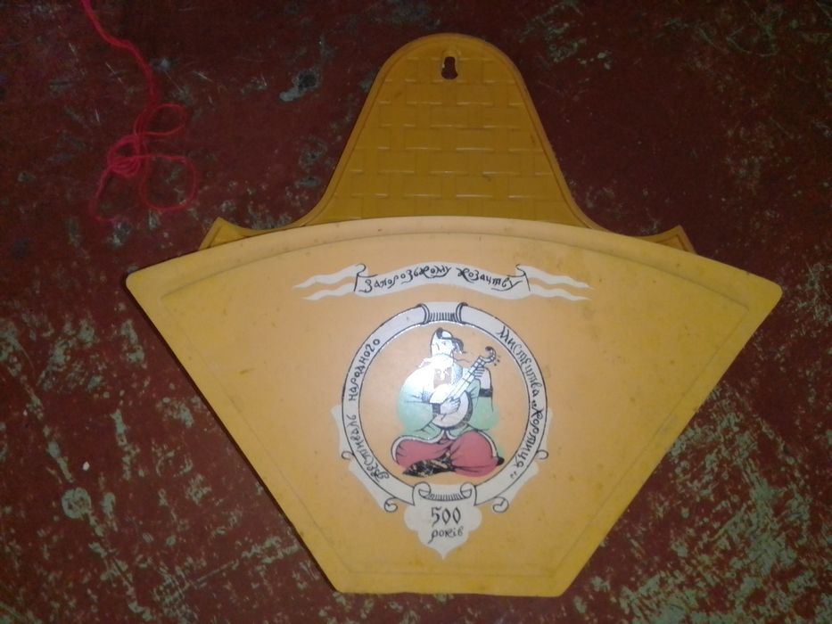 Салфетница настенная