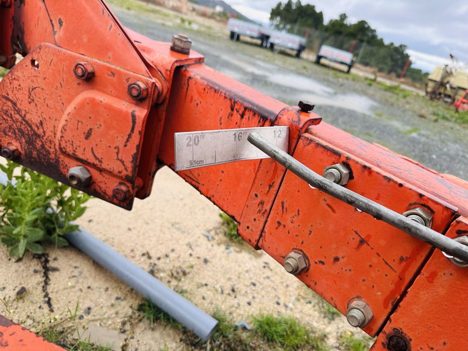 Charrua Kverneland 4 Corpos Non-Stop