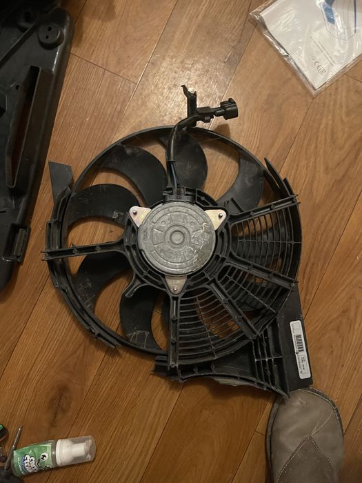 Крильчатка мотор вентилятора охолодження лев і прав Nissan Leaf 11-17