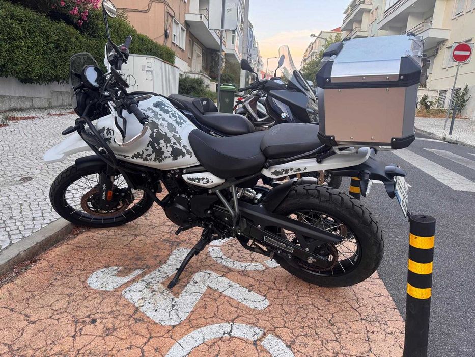 Royal Enfield Himalayan 450 - Kamet White
