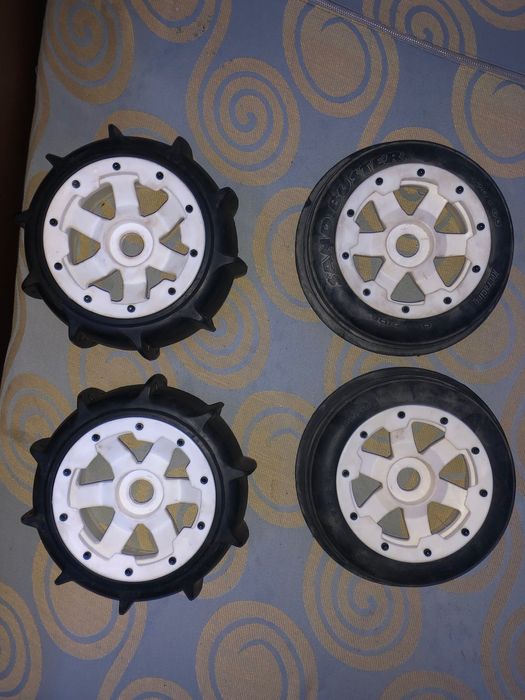 Pneus rc traseiros/dianteiros baja 5T 1/5