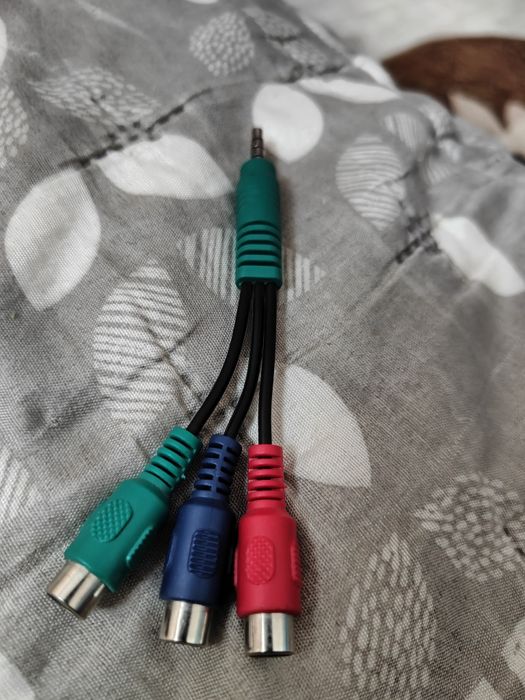 Samsung przejściówka Jack 3,5 mm- 3 xRCA