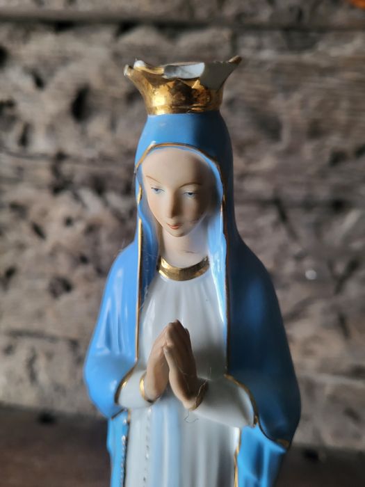Porcelanowa Maryja Królowa
