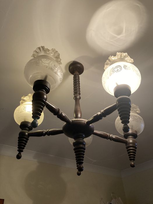 Candeeiros de teto lustre vintage ferro e Madeira