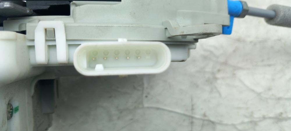 Fechadura / fecho porta trás esquerdo AUDI Q2 (GA)