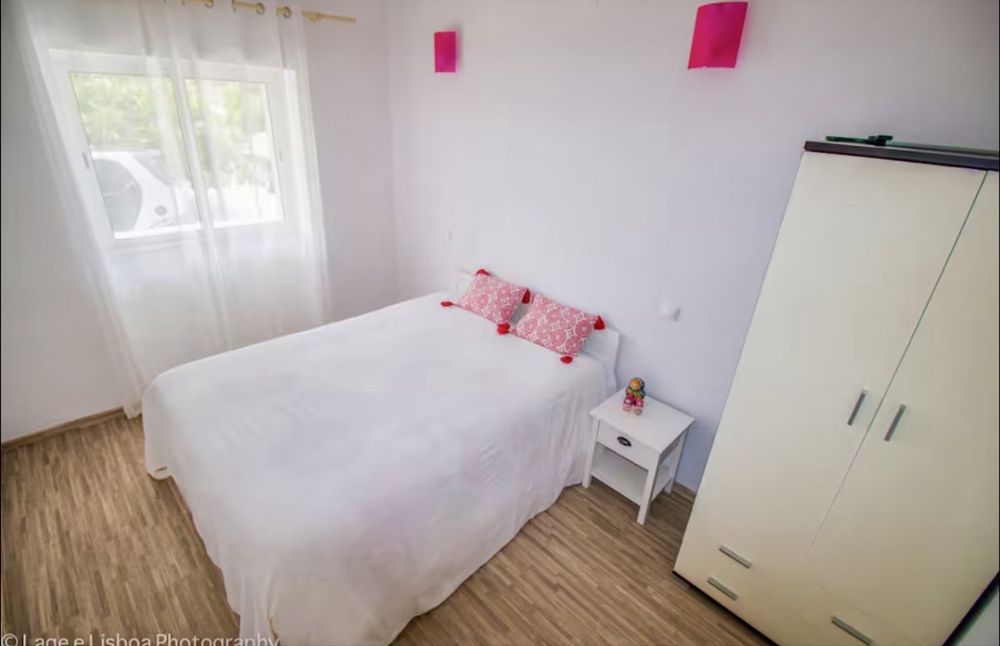 Casa V4 arrendamento ao ano