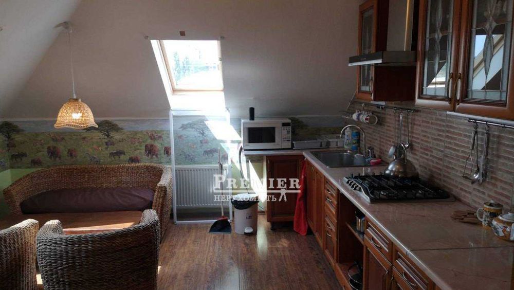 Продам двоповерховий будинок в Фонтанцs