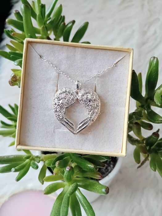 Nowy srebrny próby 925 łańcuszek z zawieszką skrzydła