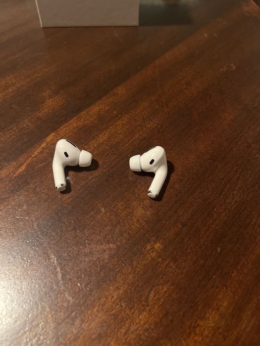Apple airpods fones funcinam perfeitamente mas a caixa nao funciona tudo incluido