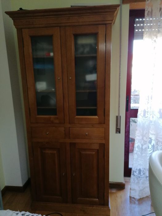 Armário de escritório em Cerejeira em óptimo estado