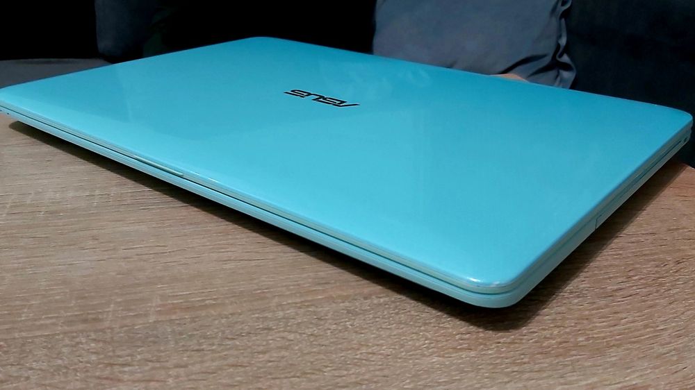 ASUS 15,6 Intel i3 12GB RAM DDR4 NVIDIA GeForce 920MX 2GB SSD 256GB