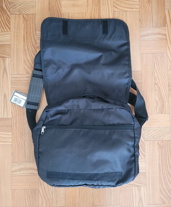 Nowa czarna torba sportowa na ramię polskiej produkcji Roomster