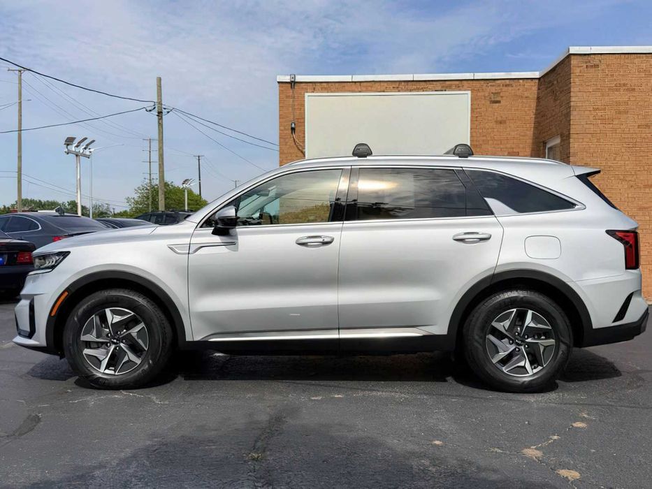 Kia Sorento Hybrid EX      2022