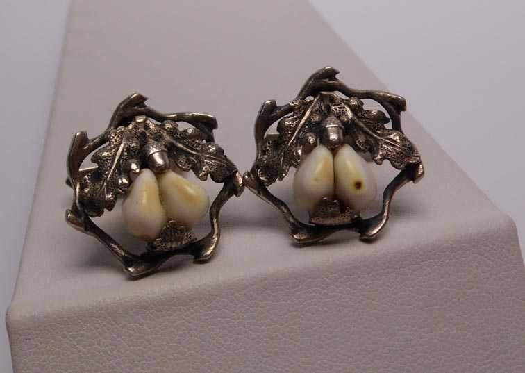 Srebrne spinki grandle żołędzie liście myśliwskie ozdoby vintage.