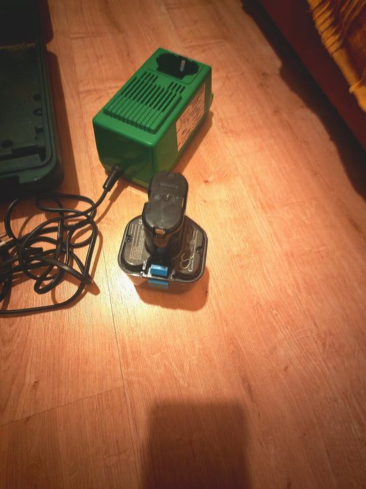 Hitachi Cordless Drill DH 15D427999537576683525