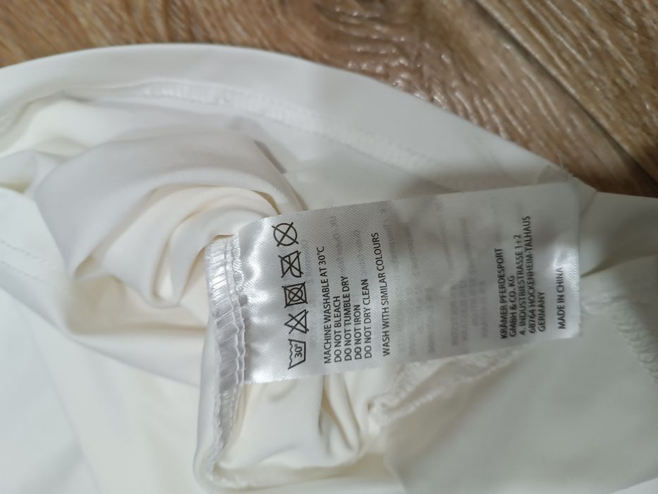 Шкільна блуза, футболка